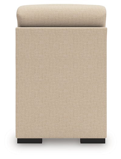 LadyMae Sectional with Chaise - Hometown Comfort Station