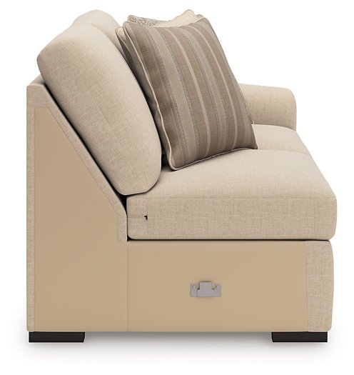 LadyMae Sectional with Chaise - Hometown Comfort Station